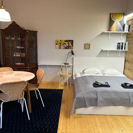 Sisters Beach Apartments 利耶帕亚 外观 照片
