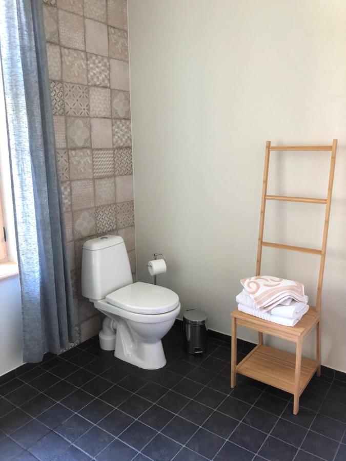 Sisters Beach Apartments 利耶帕亚 外观 照片