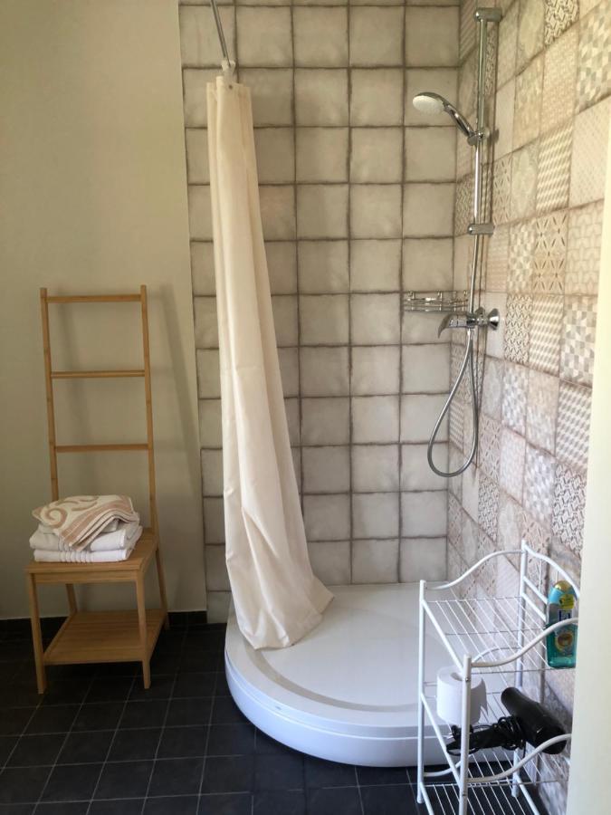 Sisters Beach Apartments 利耶帕亚 外观 照片
