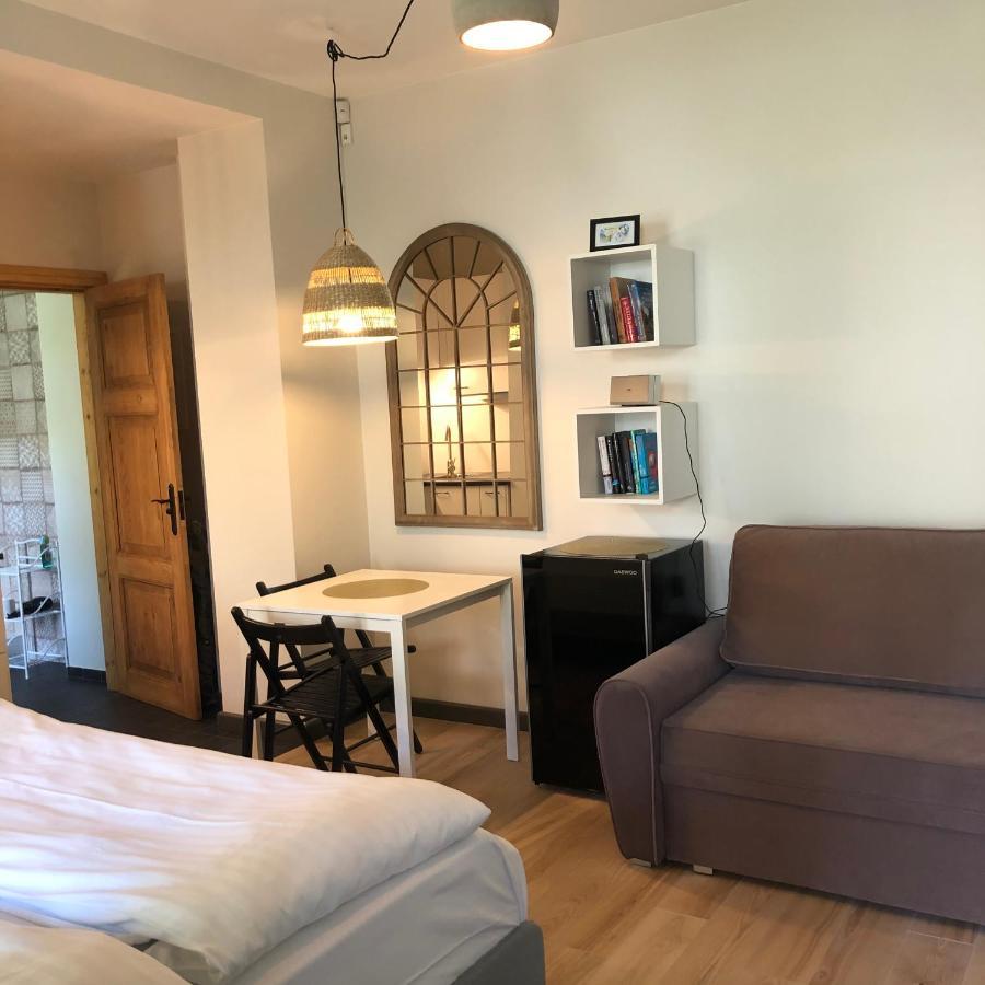 Sisters Beach Apartments 利耶帕亚 外观 照片