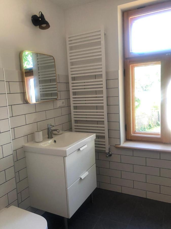 Sisters Beach Apartments 利耶帕亚 外观 照片