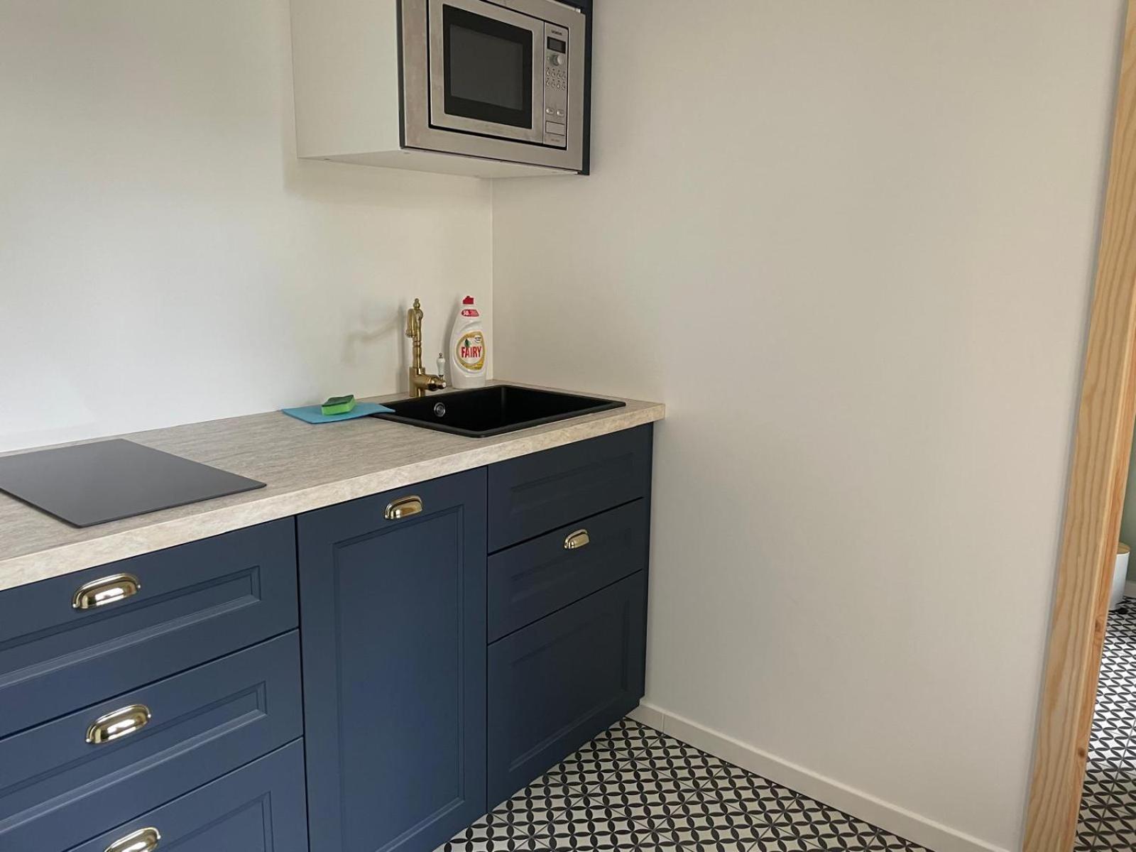 Sisters Beach Apartments 利耶帕亚 外观 照片